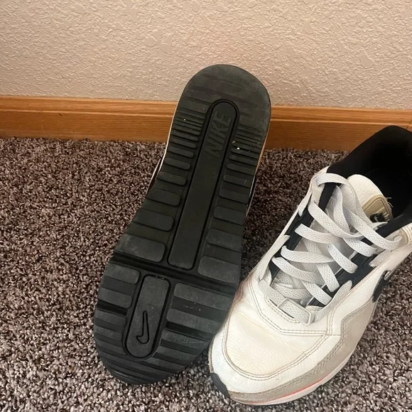 Nike Men’s Air Max Tennis Shoes White and Black with Red Trim - Picture 7 of 7